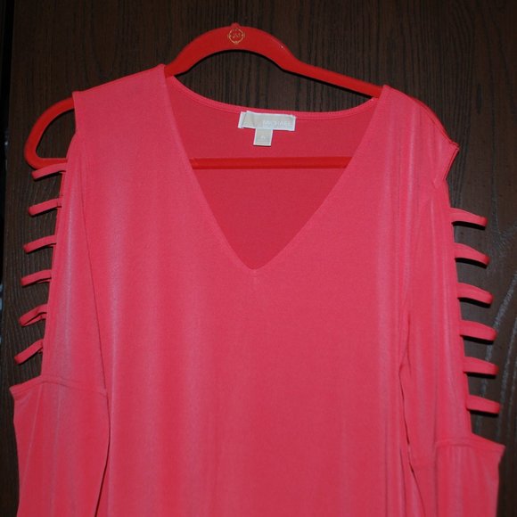 Michael Kors Coral V-neck Top w/Ladderback Sleeves - XL - Picture 6 of 13